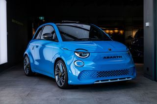 2025 Abarth 500e Turismo Thumbnail